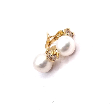 Pendientes de oro 18kts modelo tu yo con perla de 9mm, detalle  de circonita con cuatro garritas.