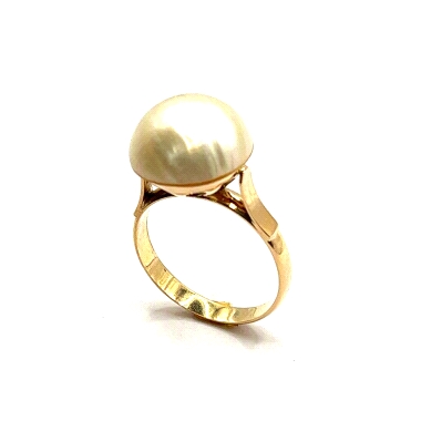Precioso anillo vintage modelo perla japonesa en oro 18kts. Talla 21. 5.40grs.