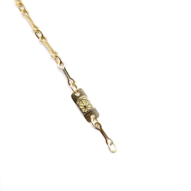 Pulsera de oro 18kts, modelo cadena de navarra con detalle de chapita y escudo de navarra en relieve. Cierre mosquetón fuerte y 