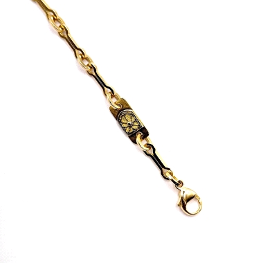 Pulsera de oro 18kts, modelo cadenas de navarra con especial detalle de chapita con escudo. Cierre mosquetón,  La pulsera mide 1