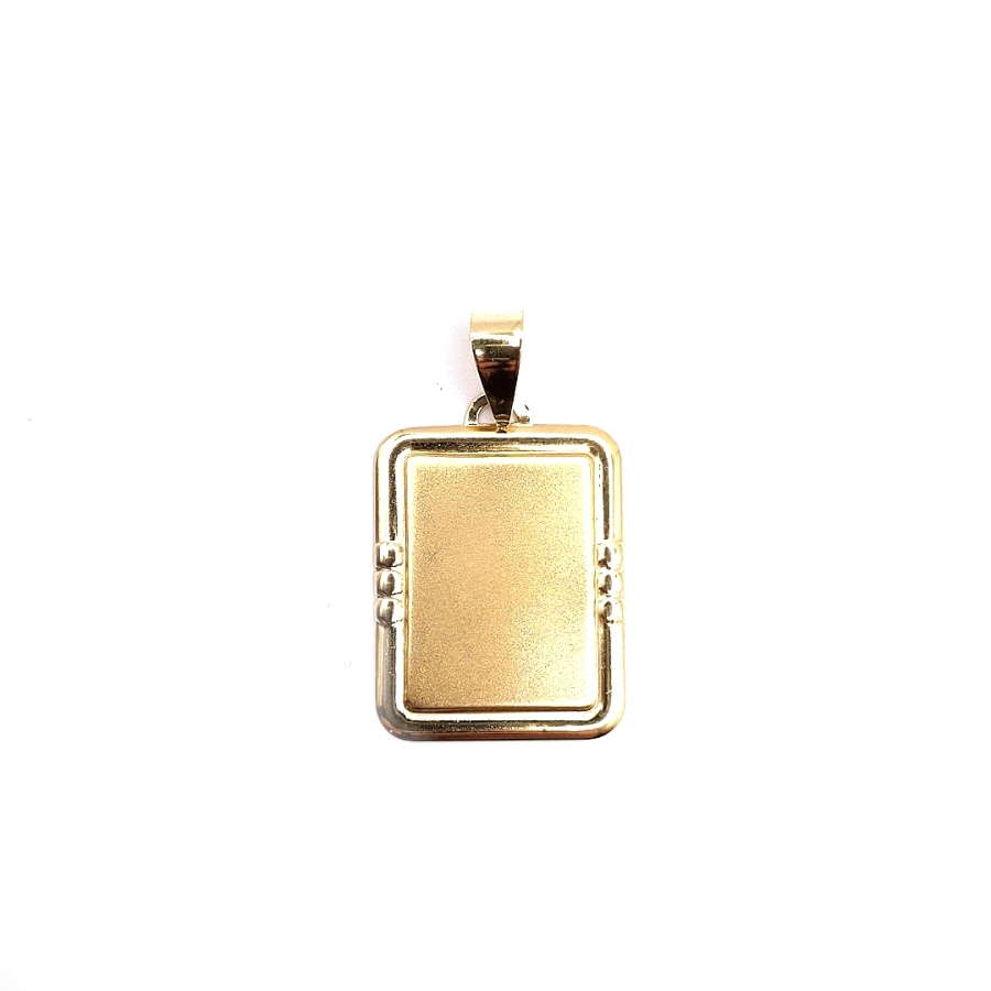 Bonita chapa de oro 18kts con base mate oro t marco brillo oro. Chapa rectangular de 1,9cm de ancho x2.8cm alto. Reasa triangula