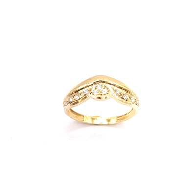 Anillo de oro 18kts con diseño diadema de reina en circonitas corte v. Un anillo precioso y  muy femenino . Talla 14. 1.70grs.