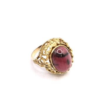 Original anillo de  oro 18kts con piedra natural reversible . Este anillo  tiene dos pidras con posibilidad de cambiar su color 