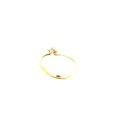 Anillo de oro amarillo 18kts, modelo novia de pedida con diamante talla brillante. Precioso modelo de anillo con diamante montad