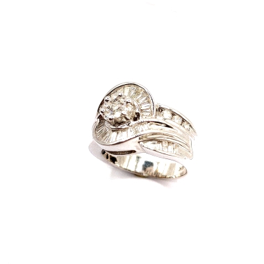Espectacular anillo gamour en oro blanco 18kts y diamantes. Anillo de diamantes 1,45cts total. Anillo de diseño con diamantes ba