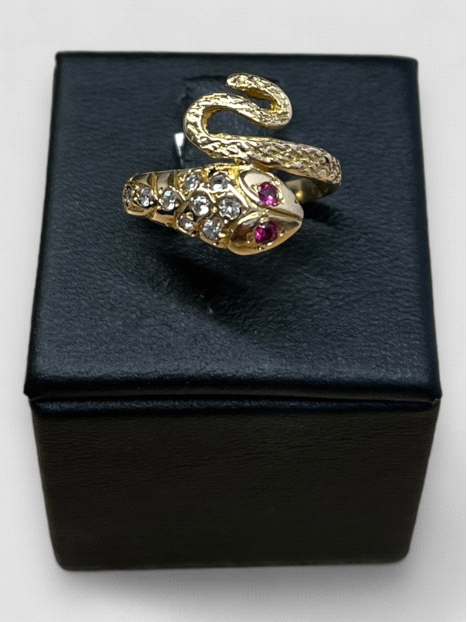 Anillo Oro 18K figura Serpiente. Peso 3.8g 3.80grs.