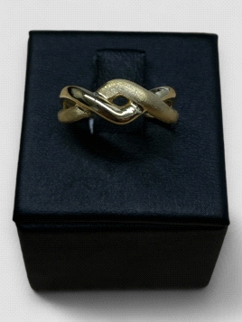 Anillo Oro 18K mujer. Peso 2.3g 2.33grs.