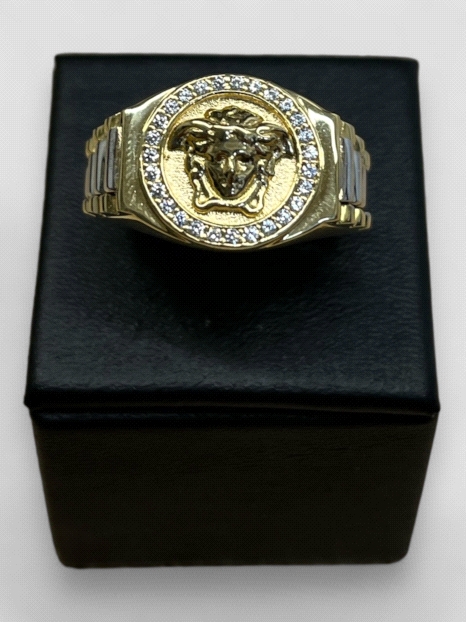 Anillo Oro 18K Medusa con circonitas. Peso 9.6g 9.60grs.