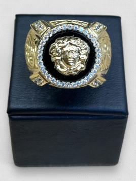 Anillo hombre Oro 18K redondo estilo Versace. Peso 16.4g 16.42grs.