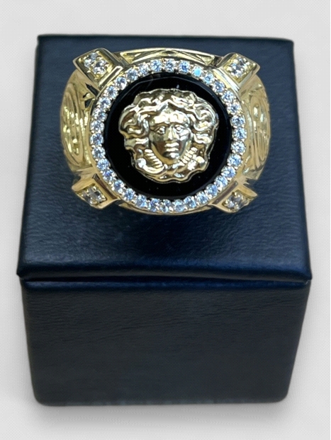 Anillo hombre Oro 18K redondo estilo Versace. Peso 16.4g 16.42grs.