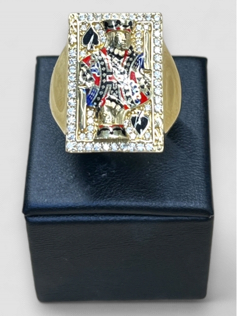 Anillo hombre Oro 18K carta poker Jack corazones. Peso 10.8g 10.80grs.