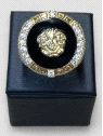 Anillo hombre Oro 18K redondo estilo Versace. Peso 16.6g 16.60grs.