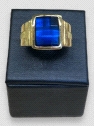 Anillo hombre Oro 18K tipo sello azul. Peso 9g 9.00grs.