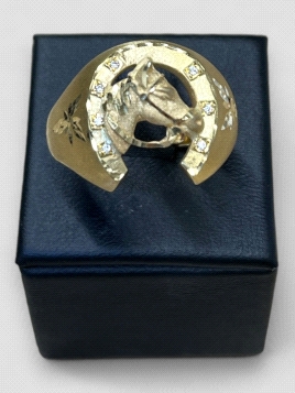 Anillo Oro 18K estilo herradura. Peso 13g