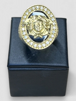 Anillo hombre Oro 18K diseño ovalado Versace. Peso 14.7g