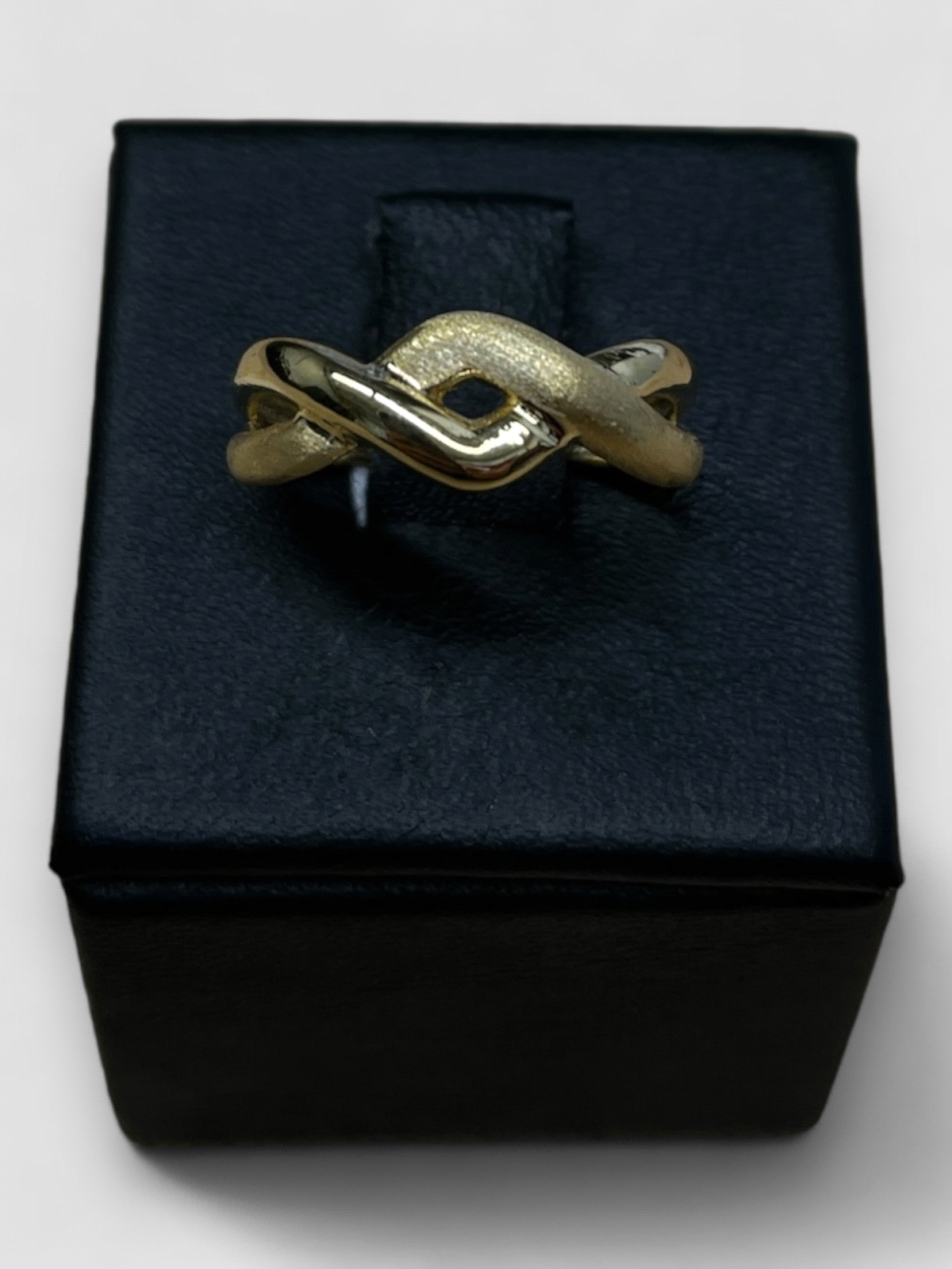 Anillo Oro 18K mujer. Peso 2.3g