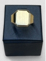 Anillo hombre Oro 18K tipo sello brillo. Peso 4.8g