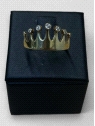 Anillo Oro 18K con forma Corona. Peso 2.2g.