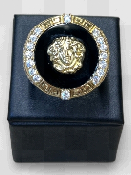 Anillo hombre Oro 18K redondo estilo Versace. Peso 16.6g
